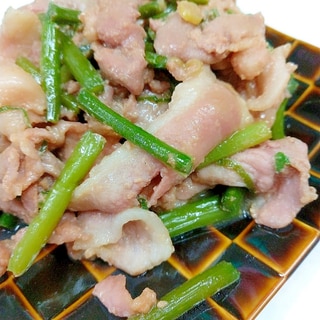 焼肉のタレde(^^)豚肉とニンニクの芽の炒め物♪